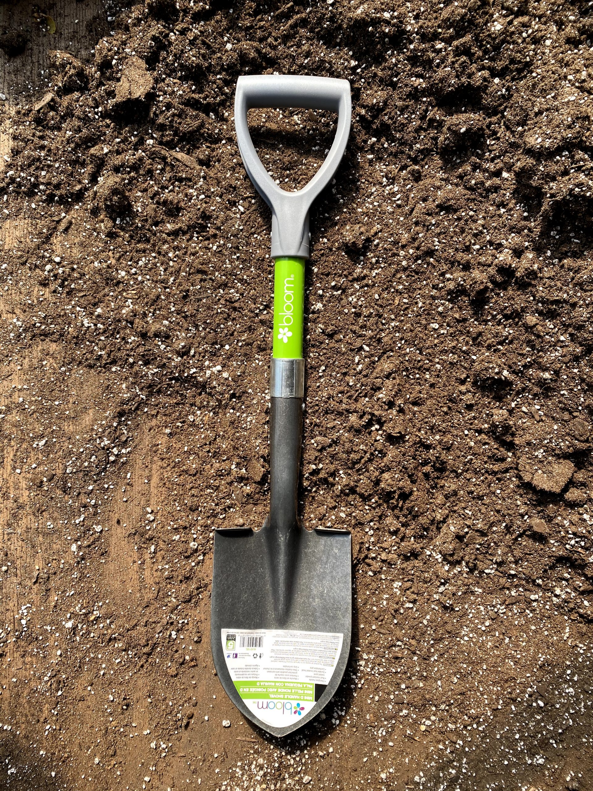 Review Of Black & Decker D-Handle Mini Garden Shovel 